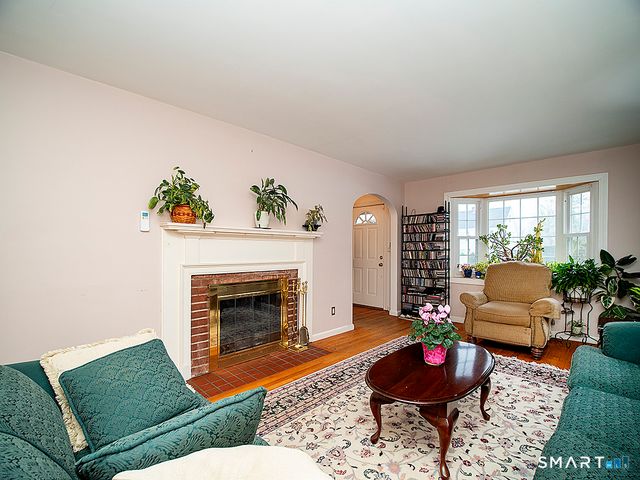 71 Vista Road, North Haven, CT 06473