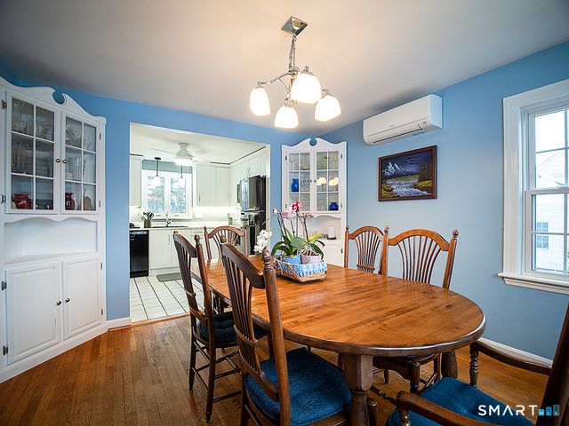 71 Vista Road, North Haven, CT 06473