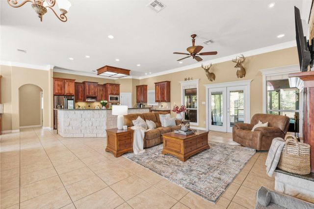 1425 County Road 116, Caldwell, TX 77836