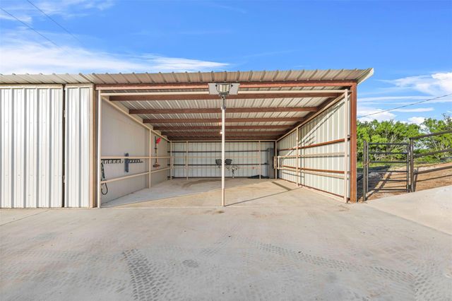 1425 County Road 116, Caldwell, TX 77836