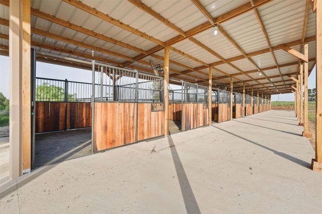 1425 County Road 116, Caldwell, TX 77836