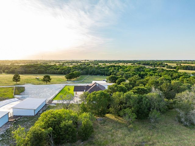 1425 County Road 116, Caldwell, TX 77836