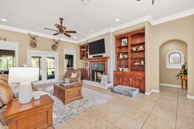 1425 County Road 116, Caldwell, TX 77836