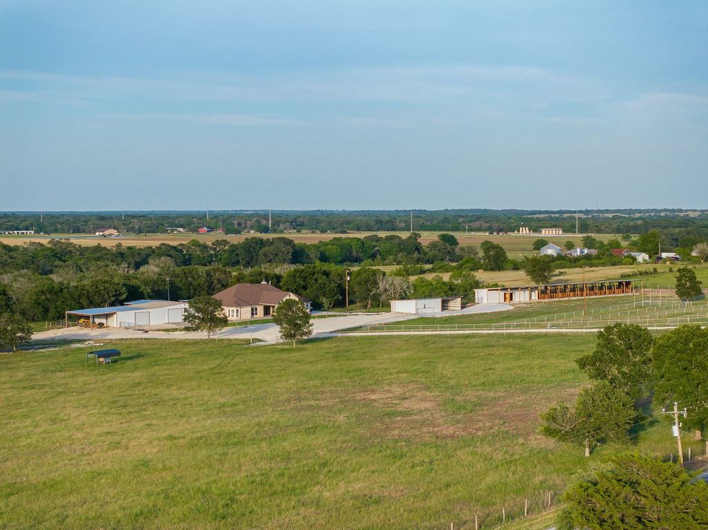 1425 County Road 116, Caldwell, TX 77836