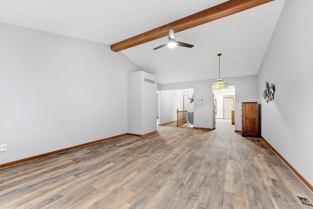 2880 Lakewood Drive, Trenton, MI 48183