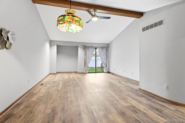 2880 Lakewood Drive, Trenton, MI 48183