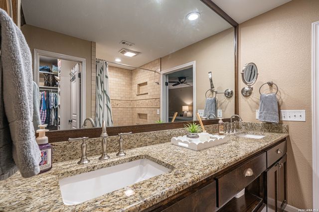 8542 ODYSSEY DR, Universal City, TX 78148
