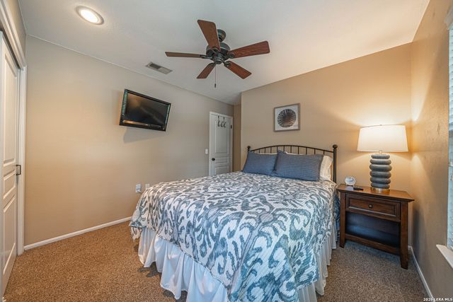 8542 ODYSSEY DR, Universal City, TX 78148