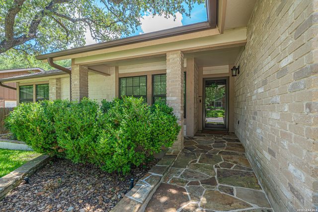 8542 ODYSSEY DR, Universal City, TX 78148
