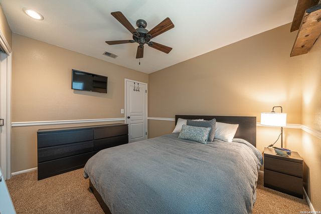 8542 ODYSSEY DR, Universal City, TX 78148