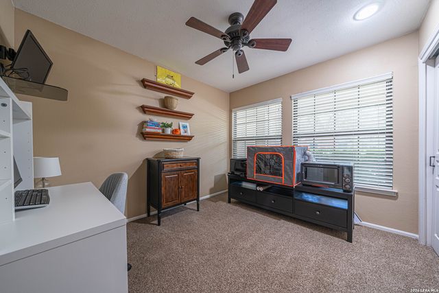 8542 ODYSSEY DR, Universal City, TX 78148