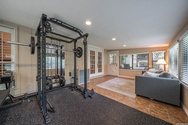 8542 ODYSSEY DR, Universal City, TX 78148