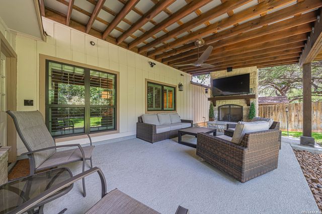 8542 ODYSSEY DR, Universal City, TX 78148