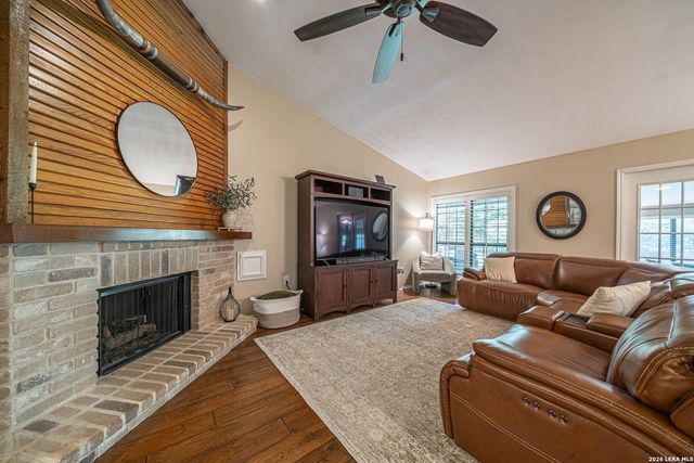 8542 ODYSSEY DR, Universal City, TX 78148