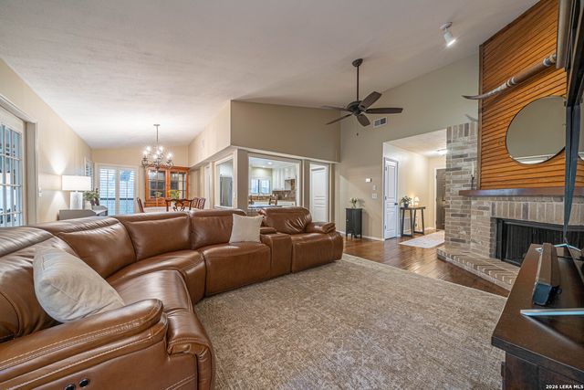 8542 ODYSSEY DR, Universal City, TX 78148