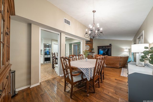 8542 ODYSSEY DR, Universal City, TX 78148