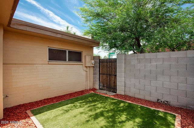 1814 W FRIER Drive, Phoenix, AZ 85021