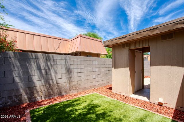 1814 W FRIER Drive, Phoenix, AZ 85021
