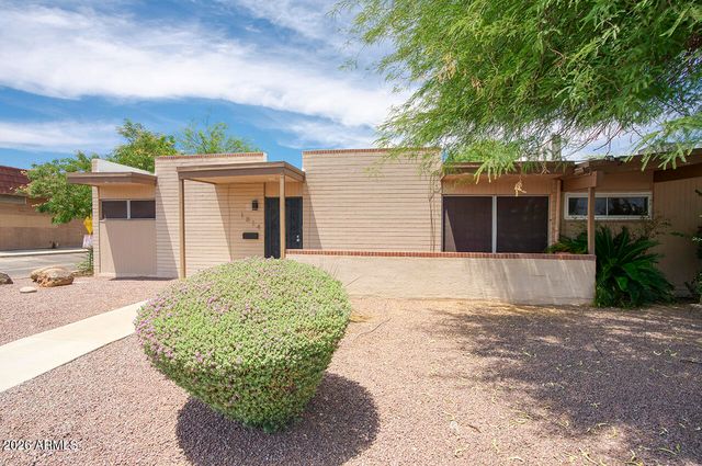 1814 W FRIER Drive, Phoenix, AZ 85021