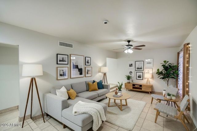 1814 W FRIER Drive, Phoenix, AZ 85021