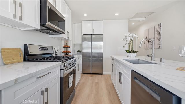 6415 Charlesworth Avenue, North Hollywood, CA 91606