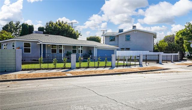 6415 Charlesworth Avenue, North Hollywood, CA 91606