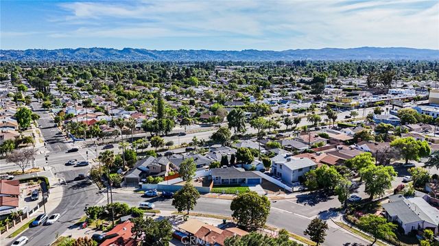 6415 Charlesworth Avenue, North Hollywood, CA 91606