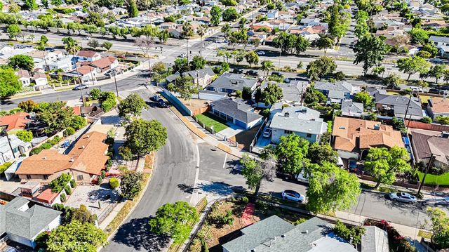 6415 Charlesworth Avenue, North Hollywood, CA 91606