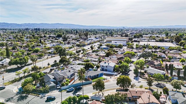6415 Charlesworth Avenue, North Hollywood, CA 91606