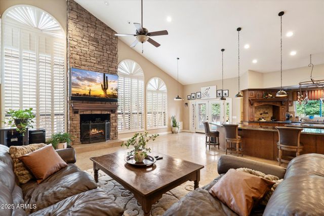 11621 S BLACKFOOT Drive, Phoenix, AZ 85044