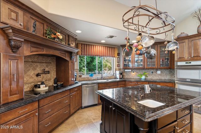 11621 S BLACKFOOT Drive, Phoenix, AZ 85044