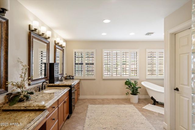 11621 S BLACKFOOT Drive, Phoenix, AZ 85044