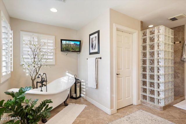 11621 S BLACKFOOT Drive, Phoenix, AZ 85044