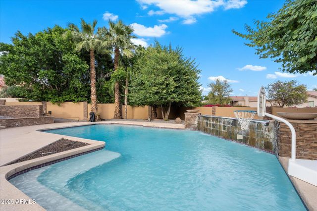 11621 S BLACKFOOT Drive, Phoenix, AZ 85044