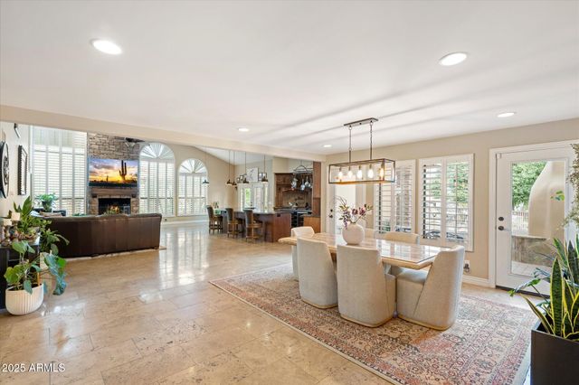 11621 S BLACKFOOT Drive, Phoenix, AZ 85044