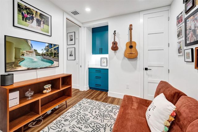 2633 NE 14th Avenue 107, Wilton Manors, FL 33334