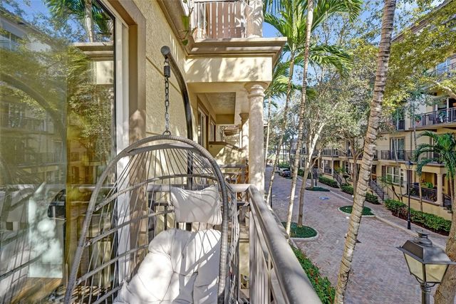 2633 NE 14th Avenue 107, Wilton Manors, FL 33334