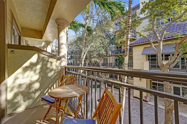 2633 NE 14th Avenue 107, Wilton Manors, FL 33334