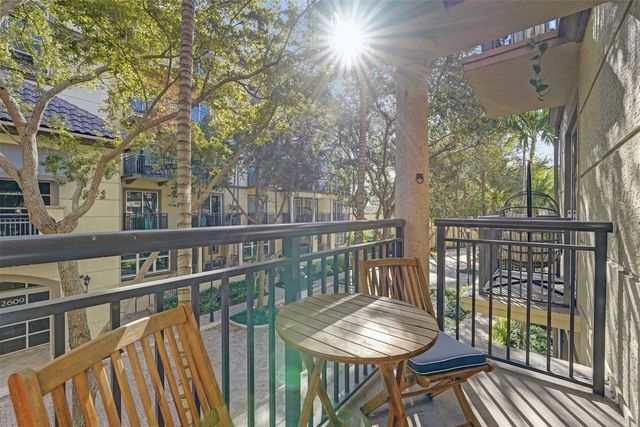 2633 NE 14th Avenue 107, Wilton Manors, FL 33334