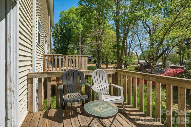 1057 19th Street NE, Hickory, NC 28601