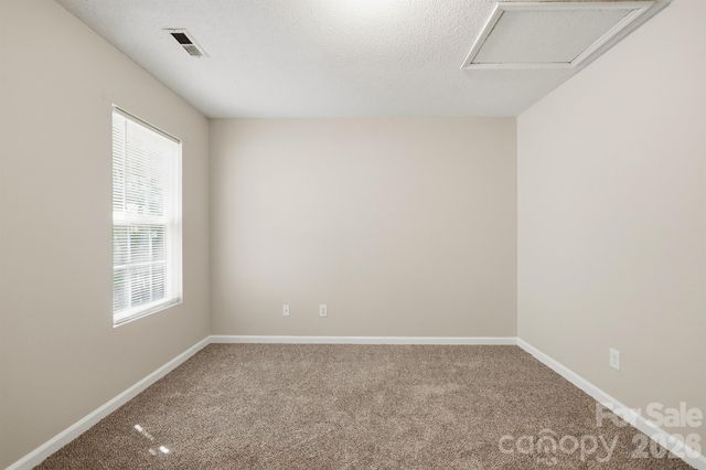 1057 19th Street NE, Hickory, NC 28601