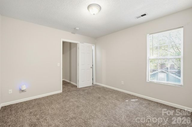 1057 19th Street NE, Hickory, NC 28601
