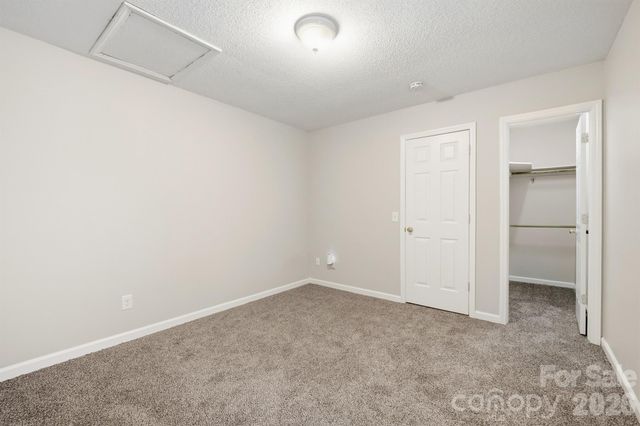 1057 19th Street NE, Hickory, NC 28601