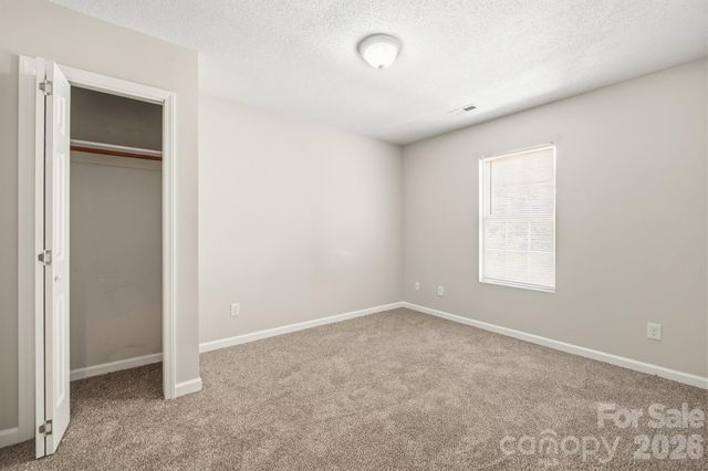 1057 19th Street NE, Hickory, NC 28601