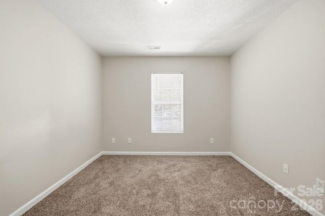 1057 19th Street NE, Hickory, NC 28601