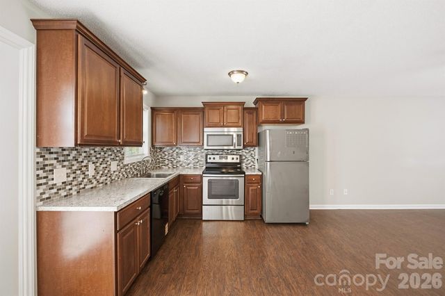 1057 19th Street NE, Hickory, NC 28601