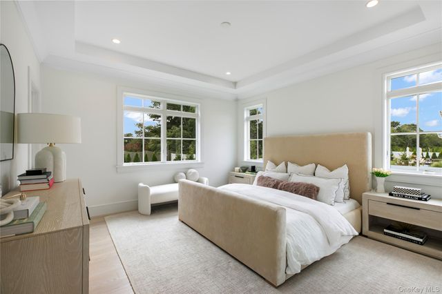 17 Happy Lane, Westhampton Beach, NY 11978