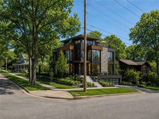 1118 W 48th Street, Kansas City, MO 64112
