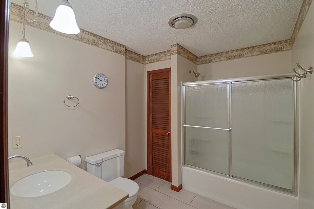 Image 17 of property listing at 8800 Golfside Court, Shepherd, MI 48883