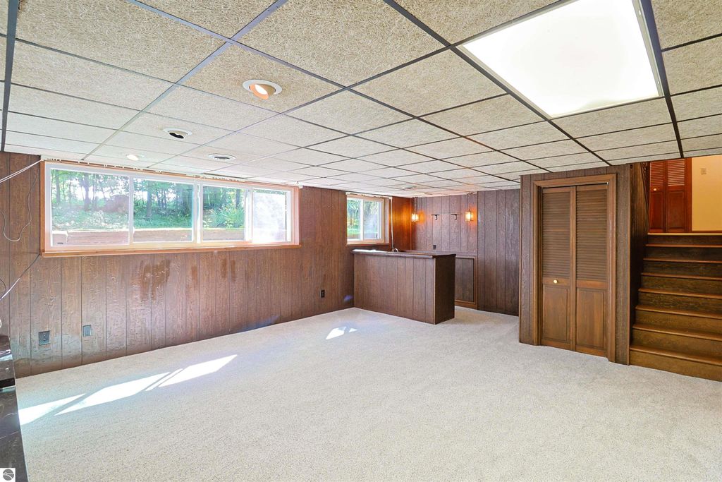 Image 22 of property listing at 8800 Golfside Court, Shepherd, MI 48883